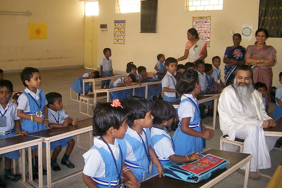 Brahmachari Girish Ji has visited Maharishi School of Excellence Chennai and interacted with Nursery class students. Year 2012